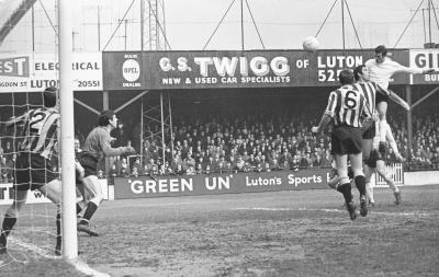 Matt Tees in action vs Bradford City in 1969
